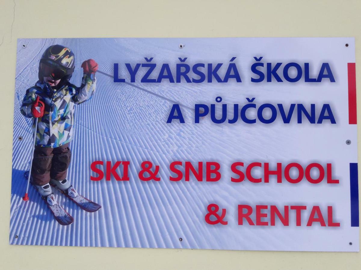 Penzion Jizerka Jablonec nad Nisou Exteriör bild